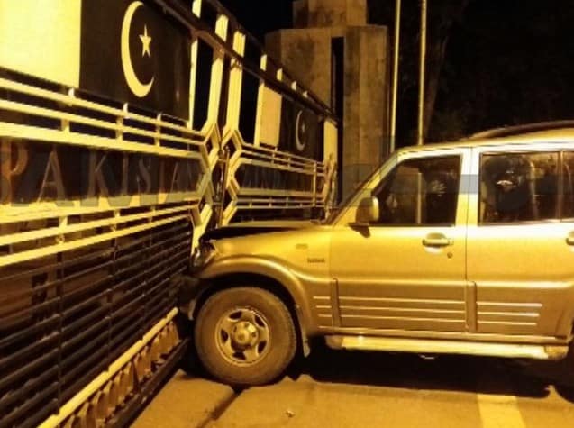 India apologises over Wagah jeep incident