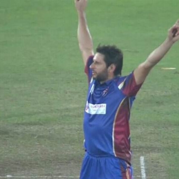 Shahid Afridi is showing outstanding performce wins match, BPL