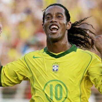 Football legend Ronaldinho to visit Pakistan